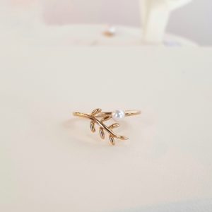 FROU FROU® Pearl Yellow Gold Ring